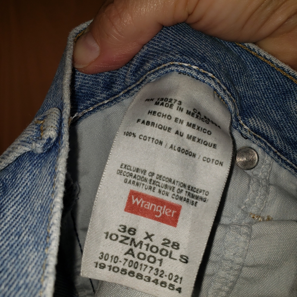 Vintage Wrangler Authentics Classic Blue Jeans - 36 X 28 - Picture 2 of 4